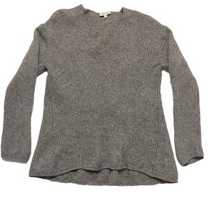 Madewell 100% Merino Wool V-Neck Minimalist Capsule Wardrobe Sweater M